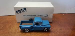 lot 907 image: The Danbury Mint Diecast 124 1958 Chevrolet Apache Pickup