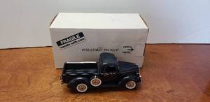 lot 908 image: The Danbury Mint Diecast 124 1938 Ford Pickup