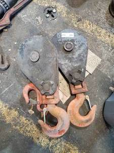 lot 204 image: Pair of Heavy Duty Sheaves