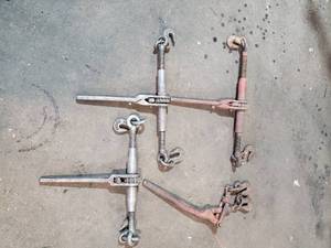 lot 1063 image: Lot of 4 Chain Boomers