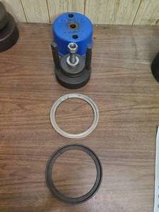 lot 1068 image: Detroit Diesel Crank Shaft Rear Main Seal Installer