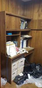 lot 1087 image: Laminated Wood Computer Desk.  CONTENTS NOT INCLUDED.
