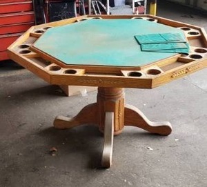lot 1091 image: 8-Sided Wooden Power table