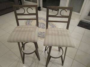 lot 15 image: MATCHING PAIR SWIVEL BARSTOOLS