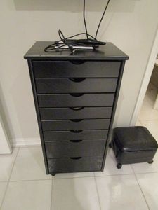 lot 21 image: STANDING 8 DRAWER DRESSER CHEST, CONTENTS NOT INCL.