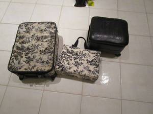 lot 27 image: MATCHING SUITCASE &amp TRAVEL TOTE, FOOT STOOL W STORAGE AND SIDE POUCH