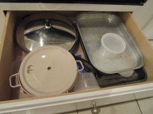 lot 40 image: WEAR-EVER No. 918 ALUMINUM BAKING PAN, ALUMINUM CLAD FABERWARE, CONTAINERS &amp MORE