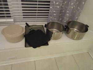lot 43 image: MIRRO 11 SKILLET, LARGE POTS, DH FABERWARE ALUMINUM CLAD STAINLESS STEEL 12 QT
