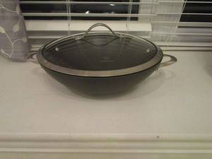 lot 52 image: CALPHALON FLAT BOTTOM WOK WITH LID