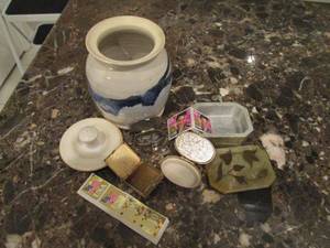 lot 58 image: VASE AND TINS FROM AROUND THE WORLD, SOME WITH PEARL TOP, 2 ELVIS STAMS
