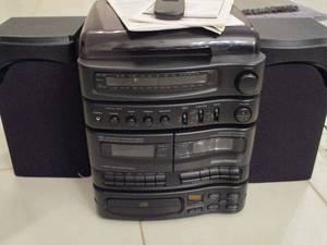 lot 44 image: DIGISONIC STEREO SYSTEM WITH TWIN CASSETTE DECK, CD PLAYER, REMOTE, MANUAL