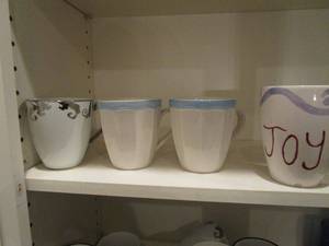 lot 60 image: CONTENTS OF SHELVES, CIRCA COFFEE MUGS