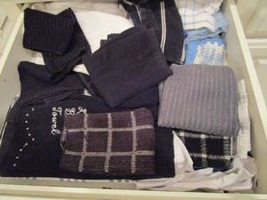 lot 73 image: DRAWER CONTENTS, DISH TOWELS