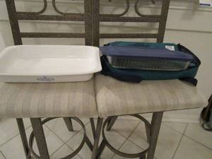 lot 63 image: PYREX BAKING DISH WITH CARRIER, CORNINGWARE WITH BLUE FLORAL PATTERN ROASTER
