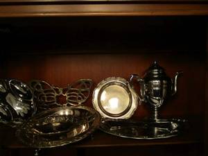 lot 78 image: WM ROGERS SPRING FLOWER DESIGN SILVERPLATED SERVING TRAYS, SILVERPLATED COFFEE POT