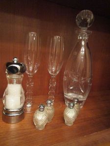 lot 81 image: CRYSTAL DECANTER, CHAMPAGNE FLUTES, 2 SETS CRYSTAL SALT &amp PEPPER SHAKERS, LARGE SALT SHAKER