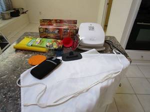 lot 108 image: GEORGE FOREMAN GRILL, WHITE APRON, COPPER INFUSED GRILL &amp BAKE MATS, BRAWNY REUSEABLE BAGS &amp MORE
