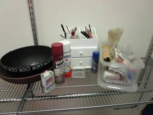 lot 131 image: MAKEUP, SMALL BOX WITH DRAWERS, 2 LARGE BOWLS, &amp MUCH MORE