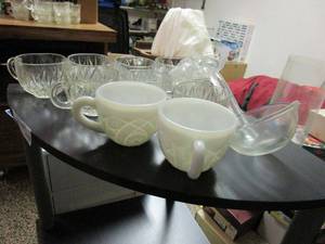lot 185 image: CRYSTAL PUNCH CUPS &amp 2 MILK GLASS TEA CUPS