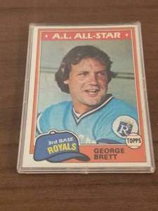 lot 230 image: 1981 Topps George Brett baseball card #700