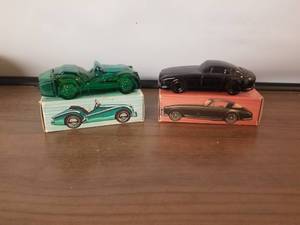 lot 20 image: Avon after shave bottles - 1953 Ferrari and 1956 TR3 Triumph
