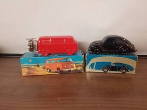 lot 36 image: Avon after shave bottles - Volkswagen and Volkswagen Bus with motorcycle