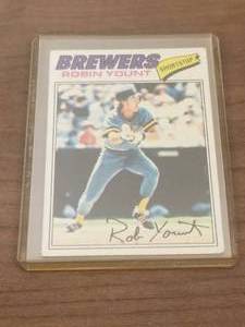 lot 73 image: 1977 Topps Robin Yount baseball card #635