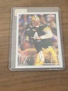 lot 68 image: 1993 Fleer Brett Favre Rookie football card #103