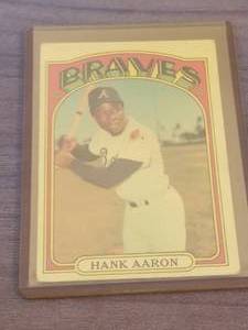 lot 110 image: 1972 Topps Hank Aaron baseball card #299