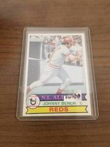 lot 140 image: 1979 Topps Johnny Bench baseball card #200