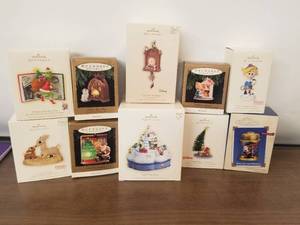 lot 114 image: Hallmark Christmas Ornaments