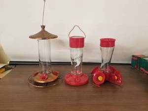 lot 125 image: Humming bird feeders with glass liquid holders - lot of 3