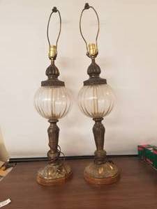 lot 135 image: Vintage Brass Lamps