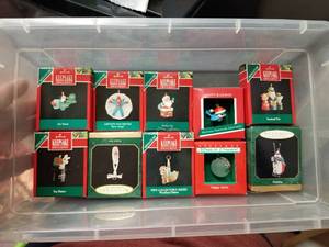 lot 174 image: Hallmark Christmas Ornaments