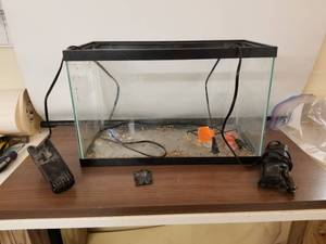 lot 208 image: 10 gallon fish tank with 2 pumps