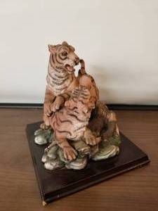 lot 222 image: Tiger statue by De Capoli