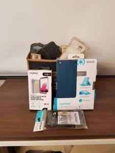 lot 225 image: Selection of phone and ipad cases