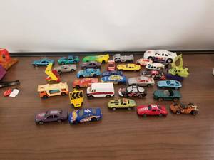 lot 271 image: Selection of Hot Wheels and others