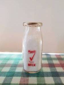 lot 51 image: Hygeia quality milk 12 pint glass milk bottle with lid