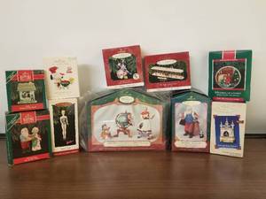lot 10 image: Hallmark Christmas ornaments
