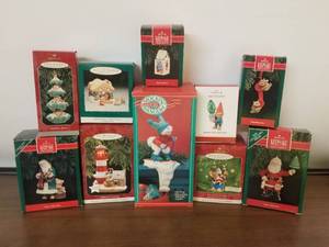 lot 24 image: Hallmark Christmas ornaments