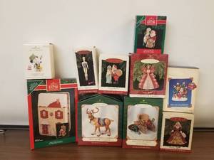lot 25 image: Hallmark Christmas ornaments