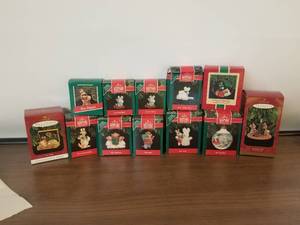 lot 33 image: Hallmark Christmas ornaments