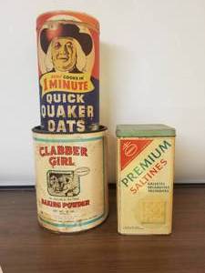 lot 74 image: Collectible Tins and boxes - Quaker Oats, Clabber Girl 10 lbs tin, and Nabisco Saltines cracker tin
