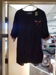 lot 119 image: Chicago Bears Mens-Short Sleeve Shirt - 2xl