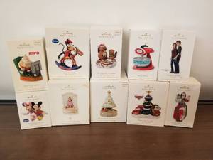 lot 110 image: Hallmark Christmas Ornaments