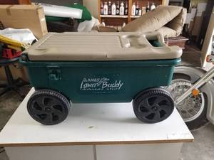 lot 182 image: Lawn Buddy cart