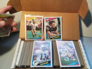 lot 175 image: 1984 Topps football card set