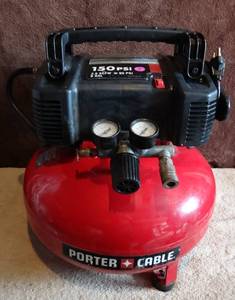 lot 3 image: PORTER CABLE C2002 6-GALLON OIL-FREE PANCAKE COMPRESSOR - TESTEDWORKS