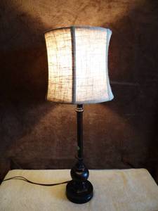 lot 5 image: LOVELY DESK LAMP W SHADE